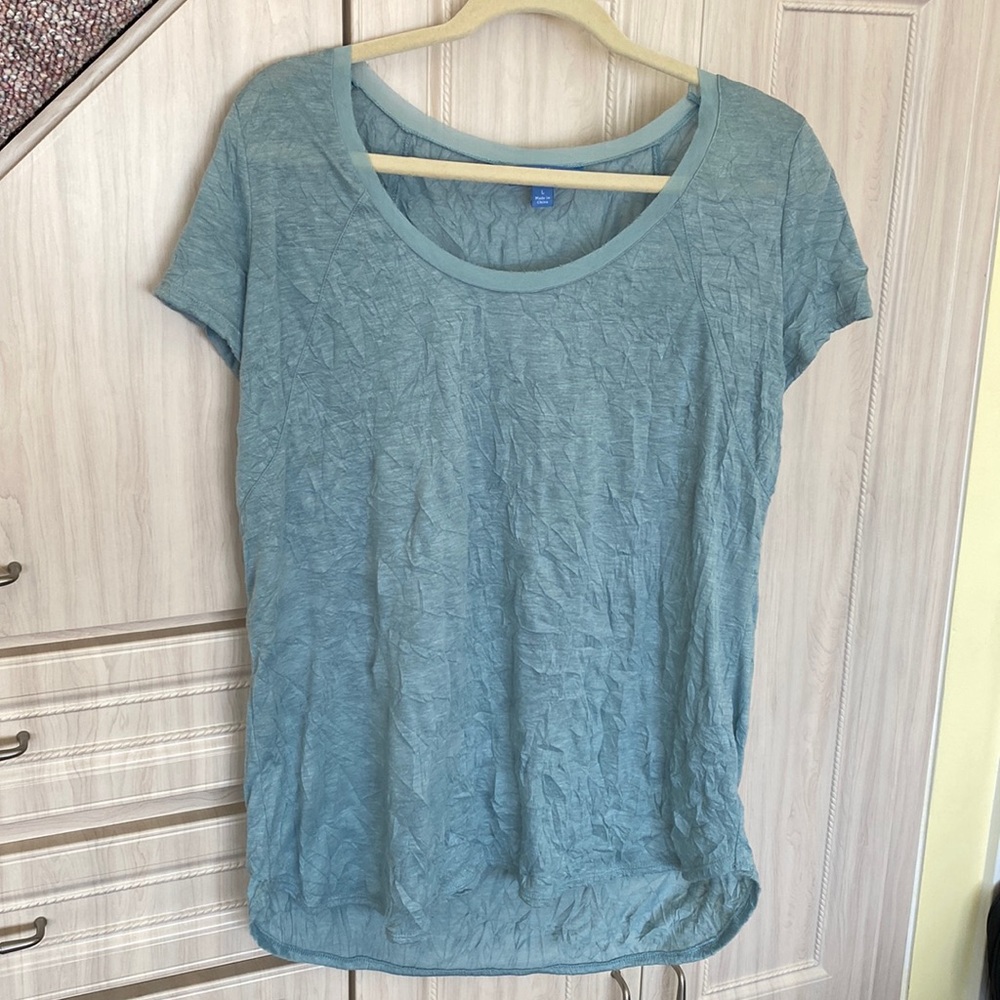 Gorgeous Turquoise Tee - Excellent Condition!